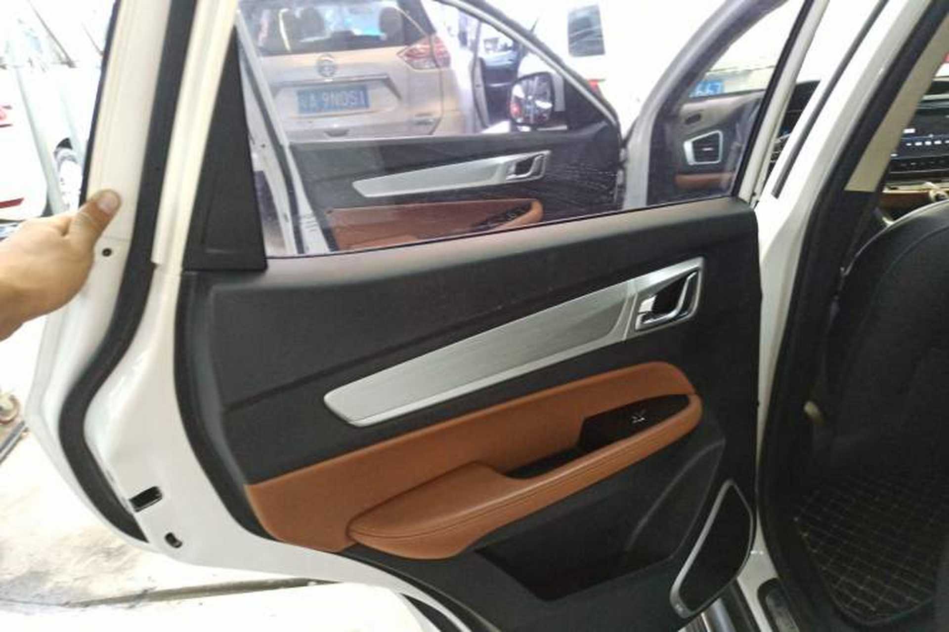 Used Geely Auto Vision X6 2019 1.4T CVT 4G Connected Luxury Version China VI Standard Interior 8
