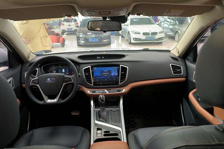 Used Geely Auto Vision X6 2019 1.4T CVT 4G Connected Luxury Version China VI Standard Interior 9
