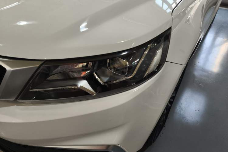 Used Geely Auto Vision X6 2019 1.8L Manual 4G Connect Luxury Version China V Standard Left Front Headlight