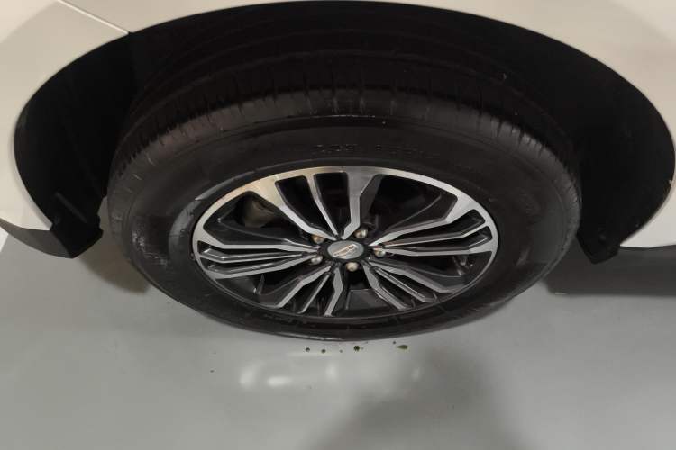 Used Geely Auto Vision X6 2019 1.8L Manual 4G Connect Luxury Version China V Standard Left Front Wheel Hub