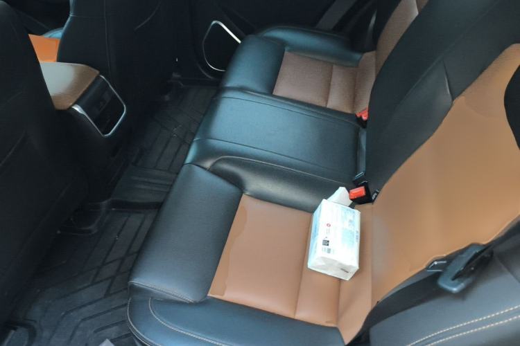 Used Geely Auto Vision X6 2019 1.4T CVT 4G Connected Luxury Version China VI Standard Left Rear Seat