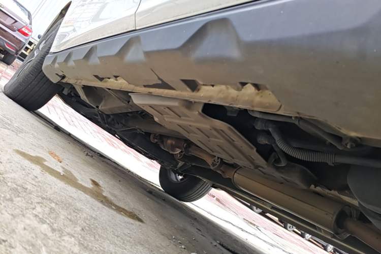 Used Geely Auto Vision X6 2019 1.4T CVT 4G Connected Luxury Version China VI Standard Left Side Sill