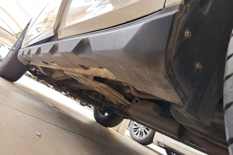 Used Geely Auto Vision X6 2019 1.4T CVT 4G Connected Flagship Version China VI Standard Left Side Sill
