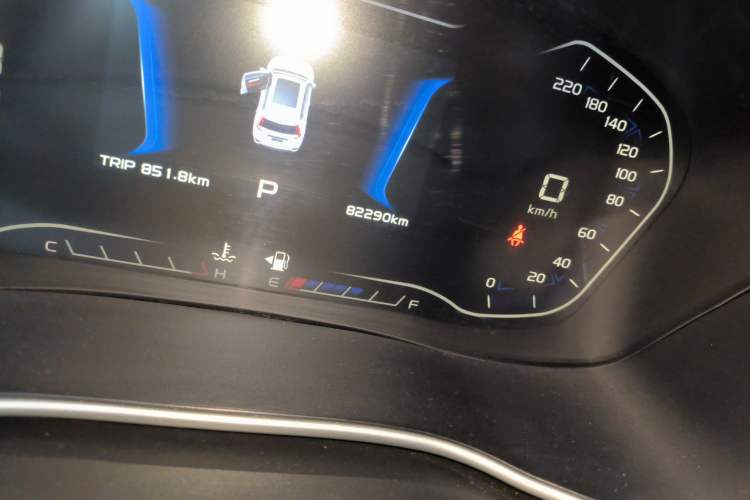 Used Geely Auto Vision X6 2019 1.4T CVT 4G Connected Flagship Version China VI Standard Odometer Close Up