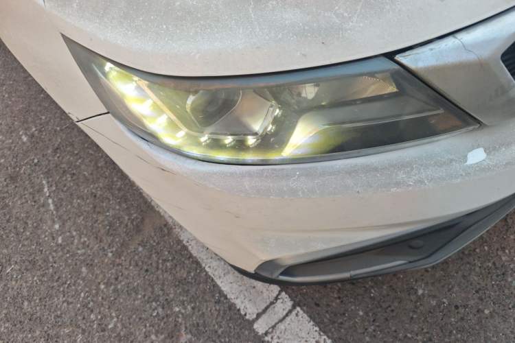 Used Geely Auto Vision X6 2019 1.4T Manual 4G Connect Luxury Model China VI Standard Right Front Headlight