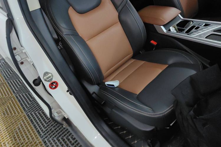 Used Geely Auto Vision X6 2019 1.4T CVT 4G Connected Luxury Version China VI Standard Right Front Seat