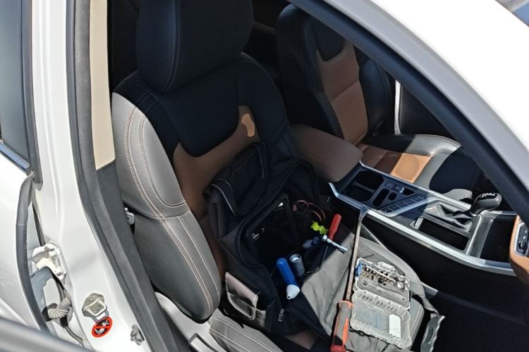 Used Geely Auto Vision X6 2019 1.4T CVT 4G Connected Luxury Version China VI Standard Right Front Seat