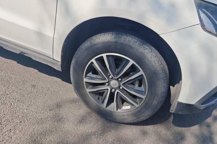 Used Geely Auto Vision X6 2019 1.4T CVT 4G Connected Luxury Version China VI Standard Right Front Wheel Hub