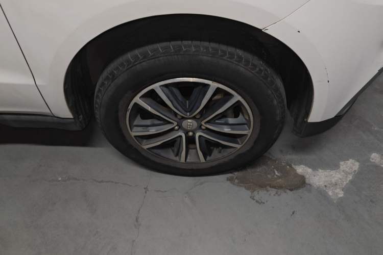 Used Geely Auto Vision X6 2019 1.4T CVT 4G Connected Luxury Version China VI Standard Right Front Wheel Hub