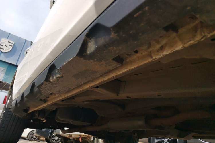 Used Geely Auto Vision X6 2019 1.4T CVT 4G Connected Luxury Version China VI Standard Right Side Sill
