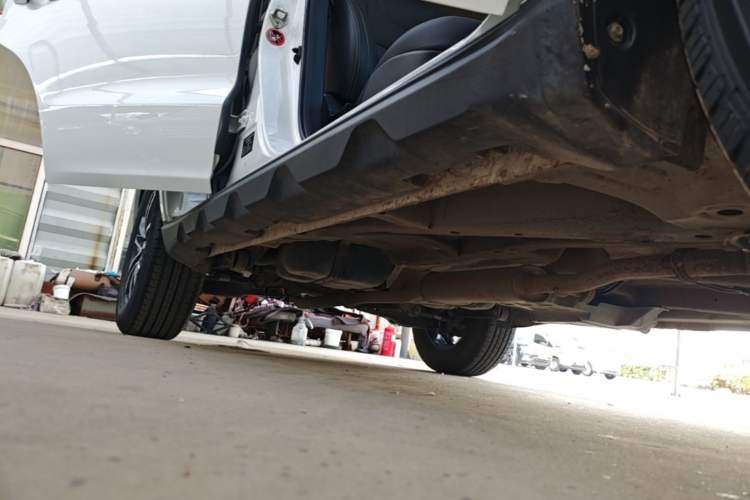 Used Geely Auto Vision X6 2019 1.4T Manual 4G Connect Luxury Model China VI Standard Right Side Sill