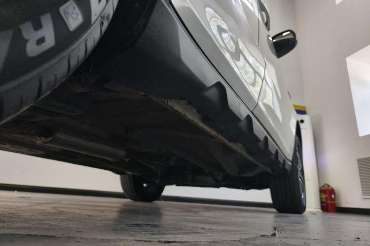 Used Geely Auto Vision X6 2019 1.4T CVT 4G Connected Luxury Version China V Standard Right Side Sill