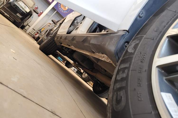 Used Geely Auto Vision X6 2019 1.4T CVT 4G Connected Flagship Version China VI Standard Right Side Sill