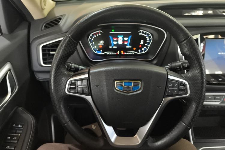Used Geely Auto Vision X6 2019 1.8L Manual 4G Connect Luxury Version China V Standard Steering Wheel