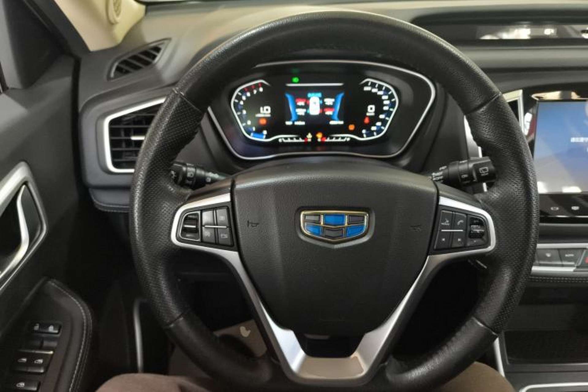 Used Geely Auto Vision X6 2019 1.8L Manual 4G Connect Luxury Version China V Standard Steering Wheel