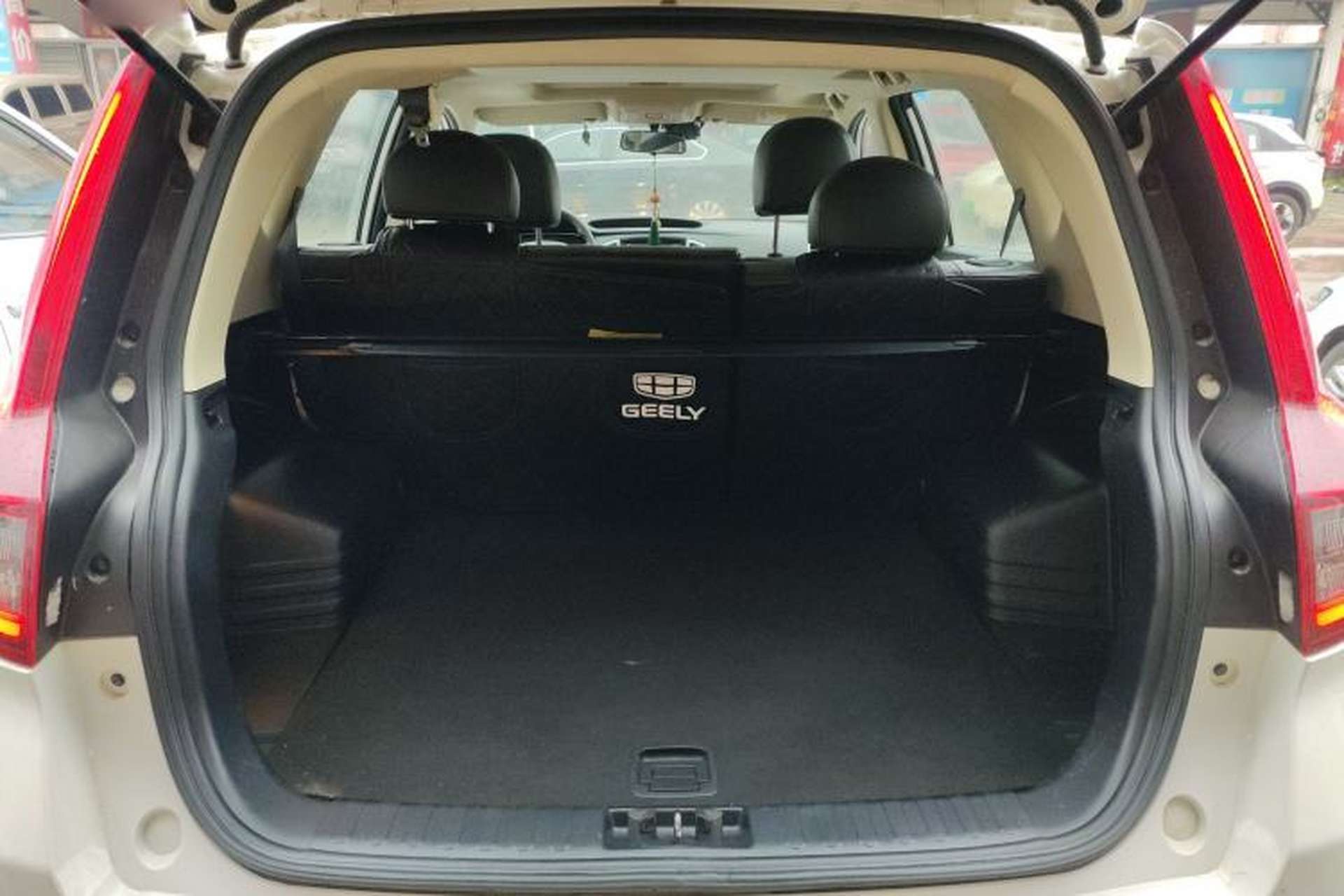 Used Geely Auto Vision X6 2019 1.4T CVT 4G Connected Luxury Version China VI Standard Trunk