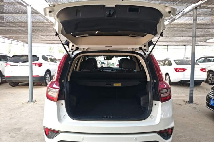 Used Geely Auto Vision X6 2019 1.4T Manual 4G Connect Luxury Model China VI Standard Trunk