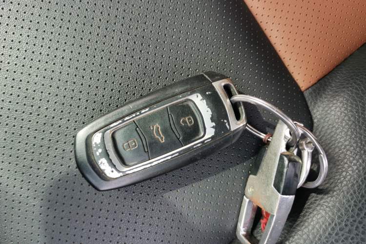 Used Geely Auto Vision X6 2019 1.4T CVT 4G Connected Luxury Version China VI Standard Vehicle Key