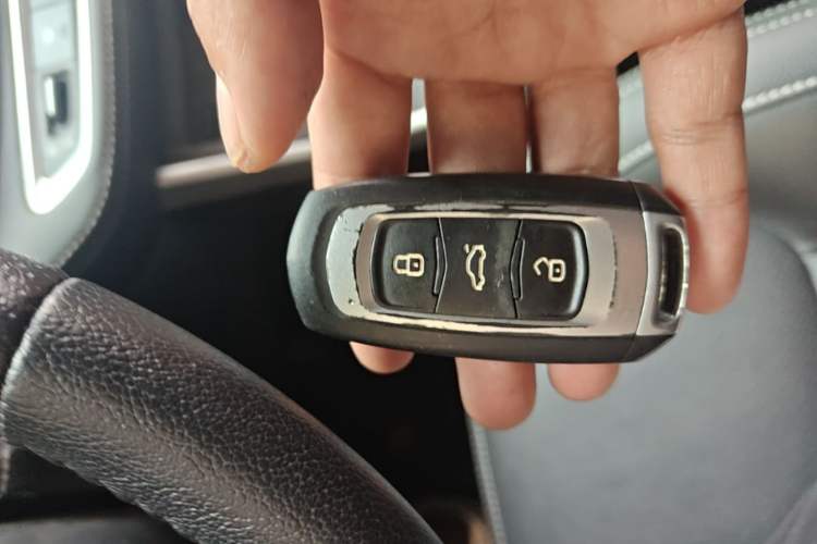 Used Geely Auto Vision X6 2019 1.4T Manual 4G Connect Luxury Model China VI Standard Vehicle Key