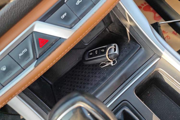Used Geely Auto Vision X6 2019 1.4T CVT 4G Connected Luxury Version China VI Standard Vehicle Key