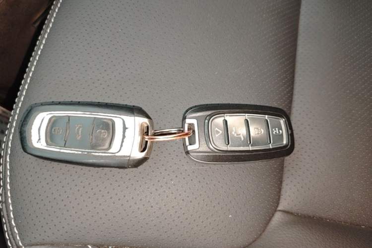 Used Geely Auto Vision X6 2019 1.4T Manual 4G Connect Luxury Model China VI Standard Vehicle Key