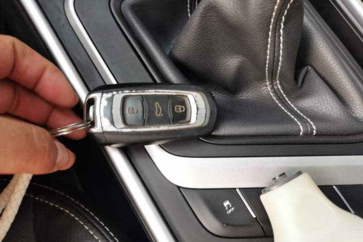 Used Geely Auto Vision X6 2019 1.4T Manual 4G Connect Premium Version China VI Standard Vehicle Key