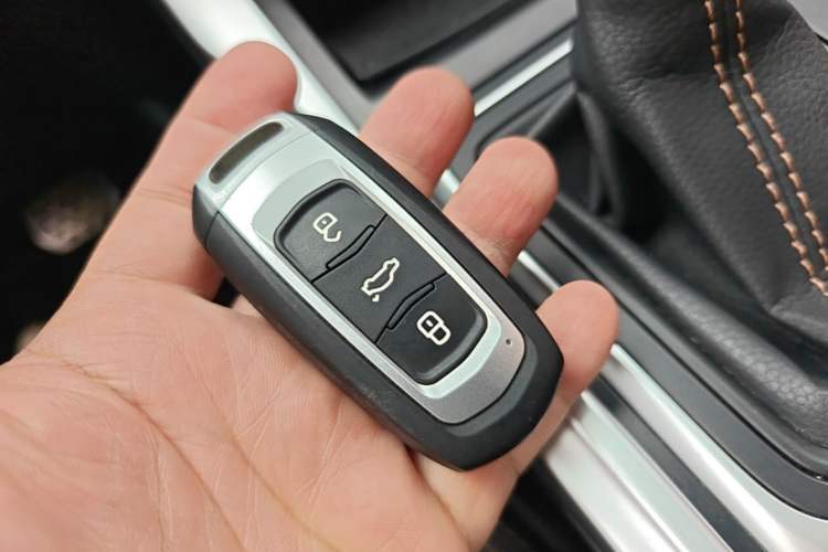 Used Geely Auto Vision X6 2019 1.4T CVT 4G Connected Luxury Version China VI Standard Vehicle Key