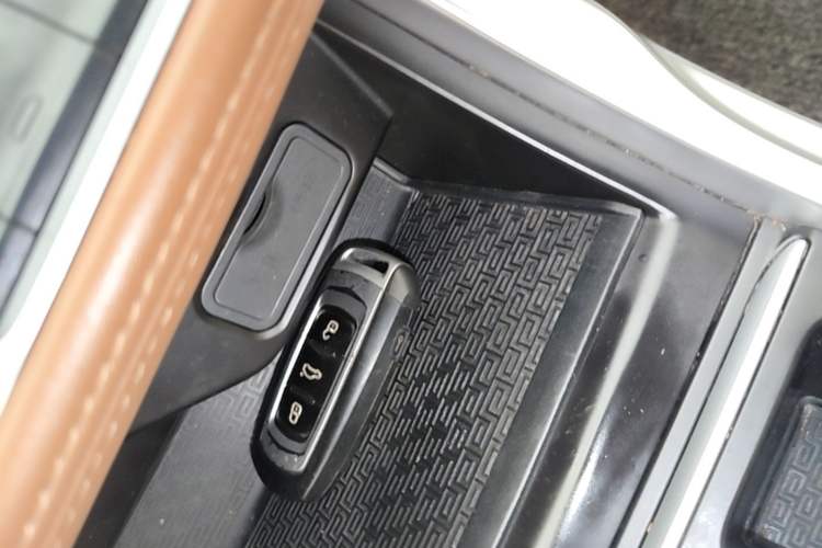 Used Geely Auto Vision X6 2019 1.4T CVT 4G Connected Flagship Version China VI Standard Vehicle Key
