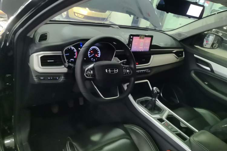 Used Geely Auto Vision X6 2020 1.4T Manual Luxury Model Center Console
