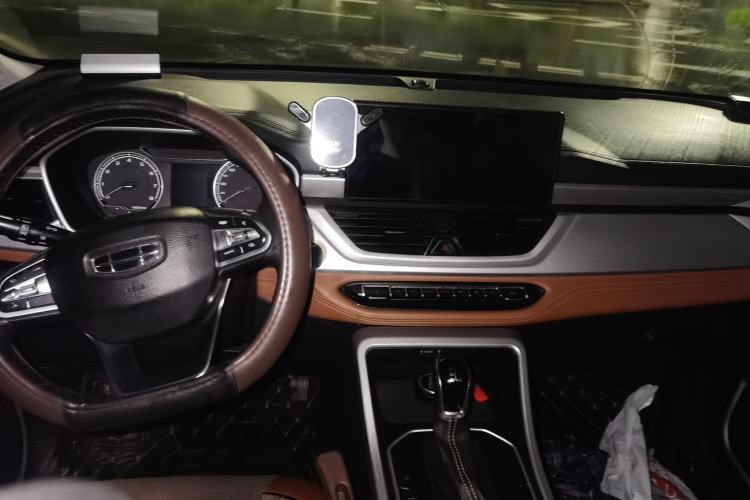 Used Geely Auto Vision X6 2020 1.4T CVT Luxury Edition Center Console