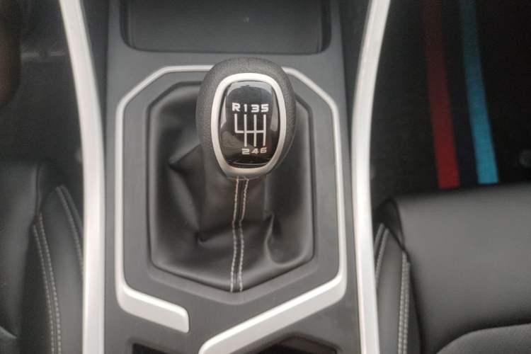 Used Geely Auto Vision X6 2020 1.4T Manual Luxury Model Gear Lever