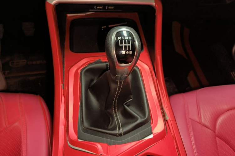 Used Geely Auto Vision X6 2020 1.4T Manual Luxury Model Gear Lever