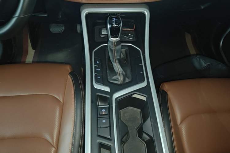 Used Geely Auto Vision X6 2020 1.4T CVT Luxury Edition Gear Lever