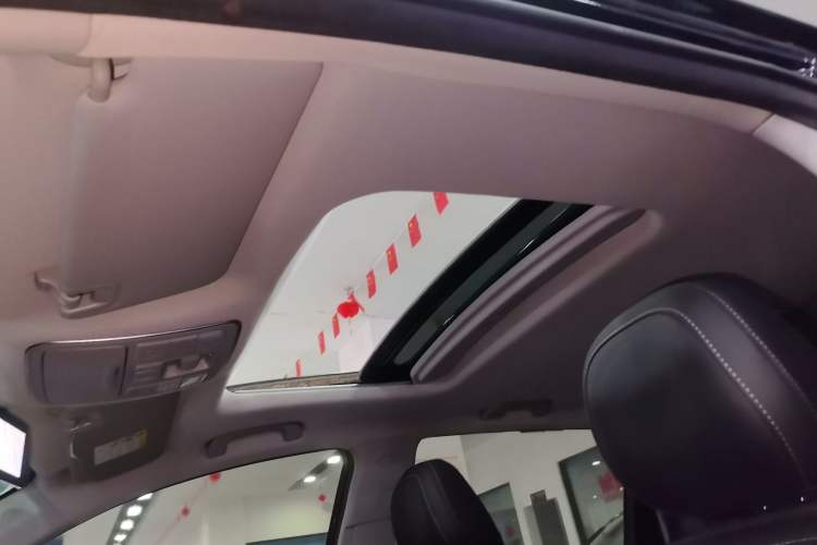 Used Geely Auto Vision X6 2020 1.4T Manual Luxury Model Headliner