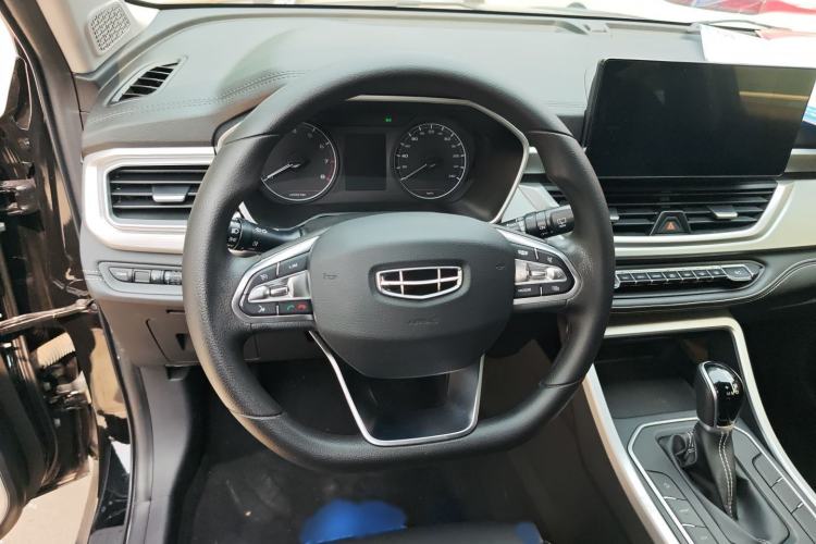 Used Geely Auto Vision X6 2020 1.4T Automatic Luxury Model Interior 2