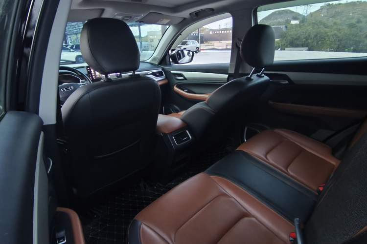 Used Geely Auto Vision X6 2020 1.4T CVT Luxury Edition Interior 3