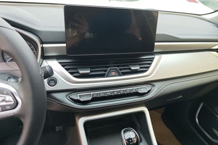 Used Geely Auto Vision X6 2020 1.4T Automatic Luxury Model Interior 4