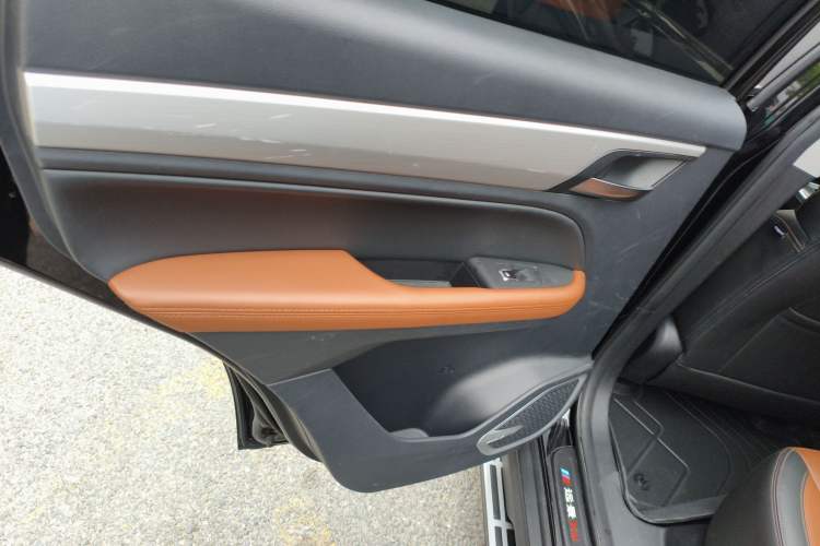 Used Geely Auto Vision X6 2020 1.4T CVT Asian Games Edition Left Rear Door Interior