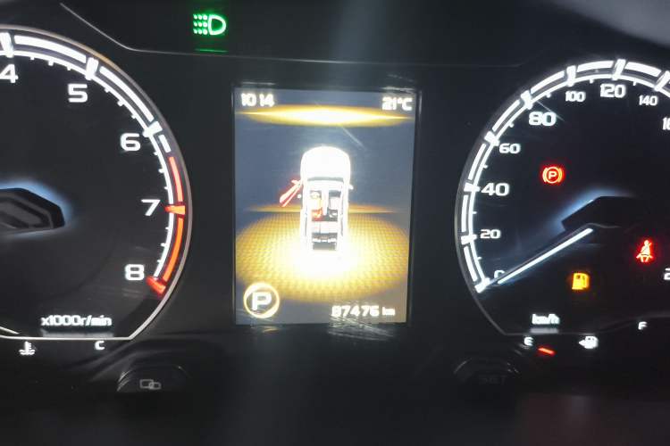 Used Geely Auto Vision X6 2020 1.4T CVT Luxury Edition Odometer Close Up