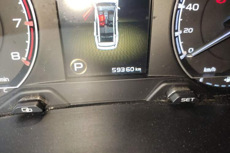 Used Geely Auto Vision X6 2020 1.4T CVT Luxury Edition Odometer Close Up