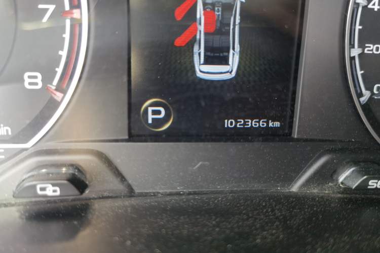 Used Geely Auto Vision X6 2020 1.4T CVT Luxury Edition Odometer Close Up