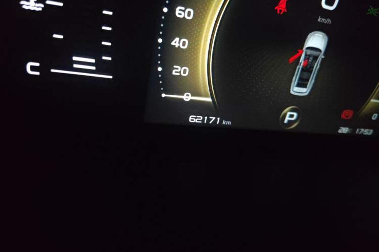 Used Geely Auto Vision X6 2020 1.4T CVT Asian Games Edition Odometer Close Up