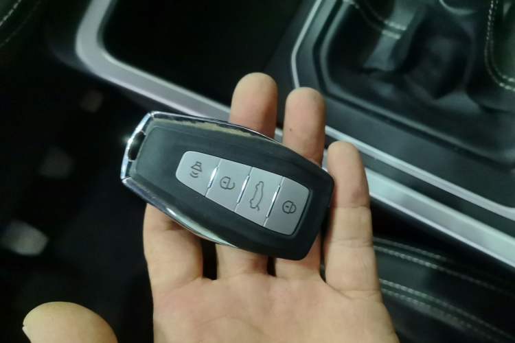 Used Geely Auto Vision X6 2020 1.4T Manual Luxury Model Vehicle Key