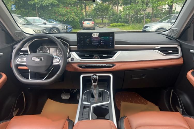 Used Geely Auto Vision X6 2020 1.4T CVT Luxury Edition Interior 9