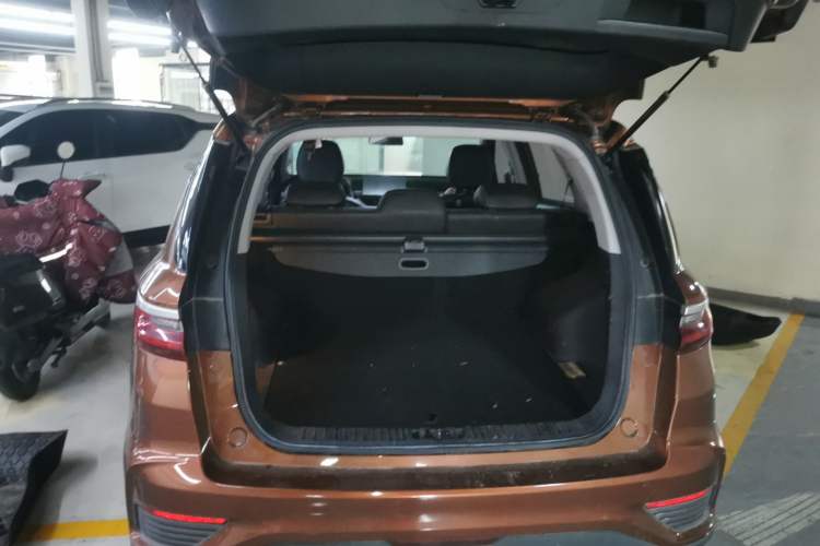 Used Geely Auto Vision X6 2020 1.4T CVT Asian Games Edition Trunk