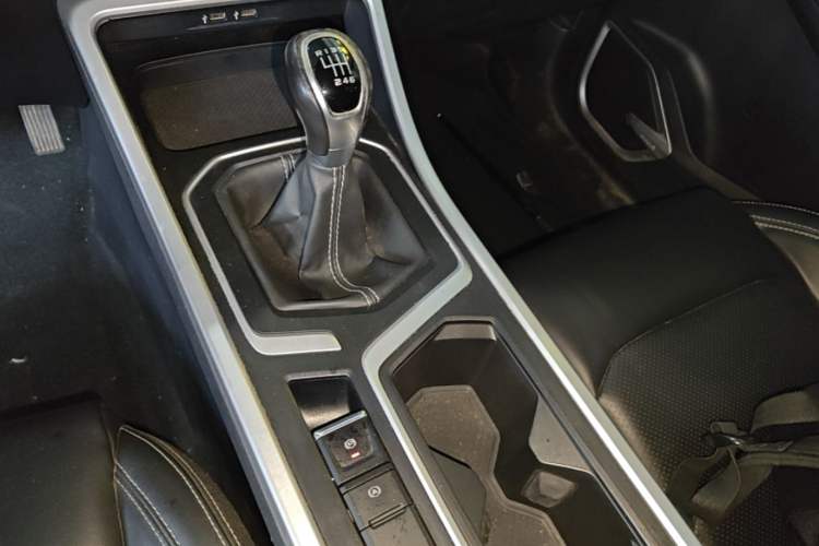 Used Geely Auto Vision X6 2020 1.4T Manual Luxury Model Gear Lever