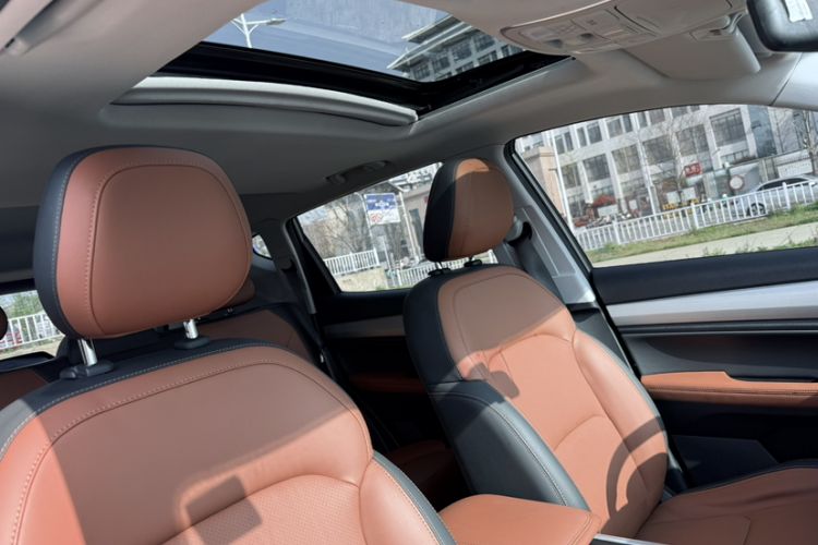 Used Geely Auto Vision X6 2020 1.4T CVT Luxury Edition Interior 2