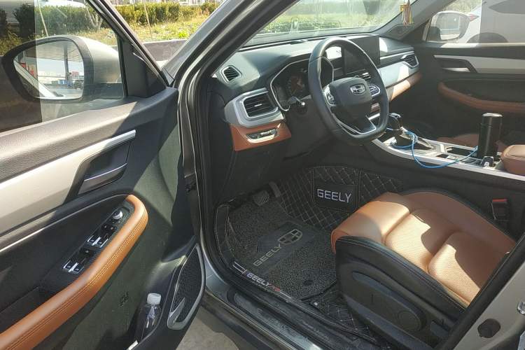 Used Geely Auto Vision X6 2020 1.4T CVT Luxury Edition Interior 3