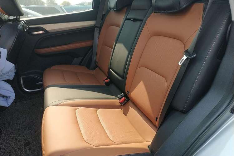 Used Geely Auto Vision X6 2020 1.4T CVT Luxury Edition Interior 4