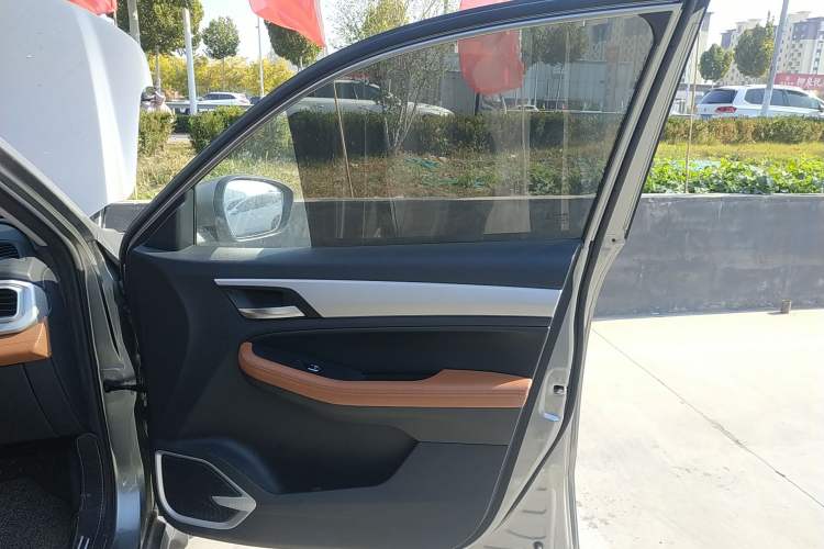 Used Geely Auto Vision X6 2020 1.4T CVT Luxury Edition Interior 5